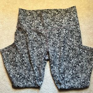 Athleta LP cream or light grey & black pattern crop leggings